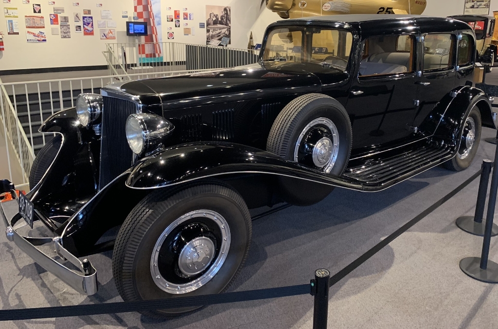 1932_Peerless_(cropped).jpg